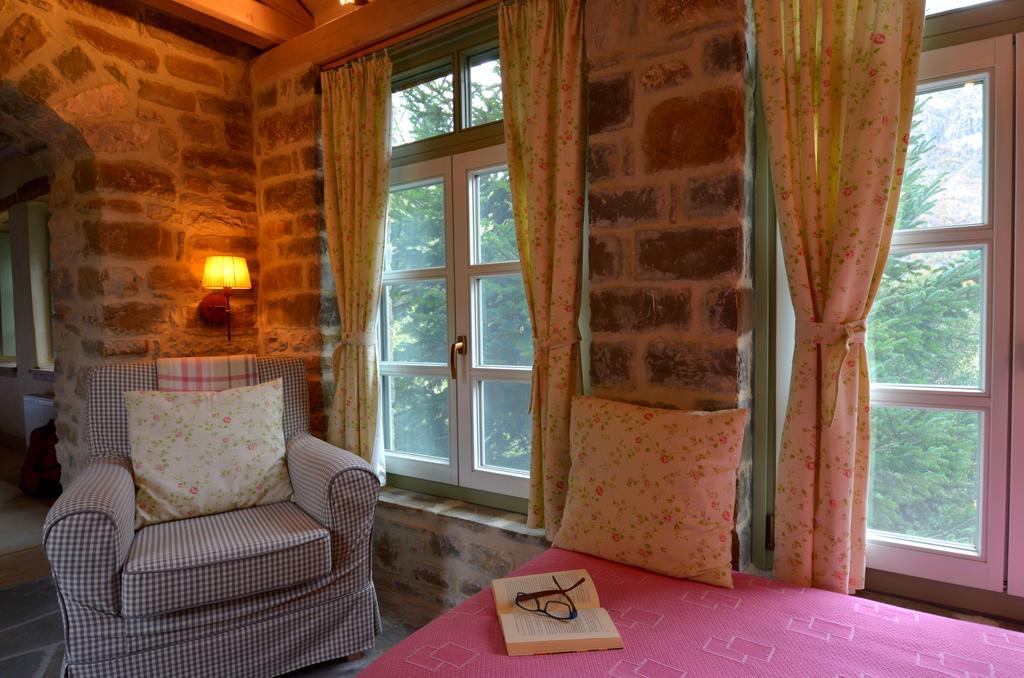 Papaevangelou Hotel パピンゴ エクステリア 写真